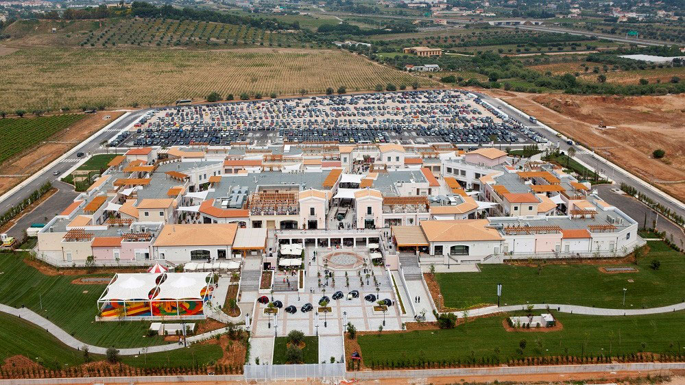 Eμπορικό πάρκο McArthur Glen / Σπάτα