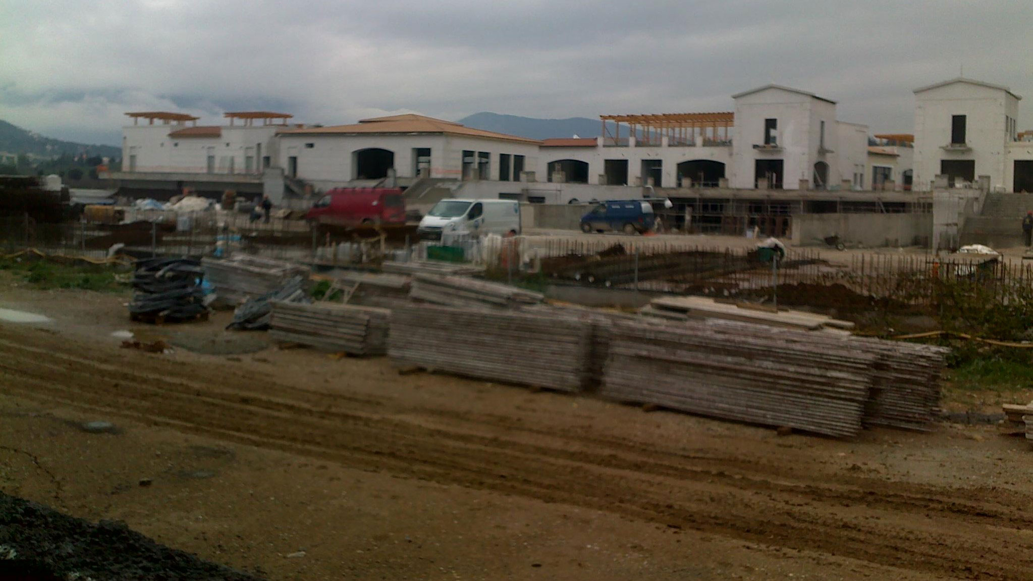 Eμπορικό πάρκο McArthur Glen / Σπάτα