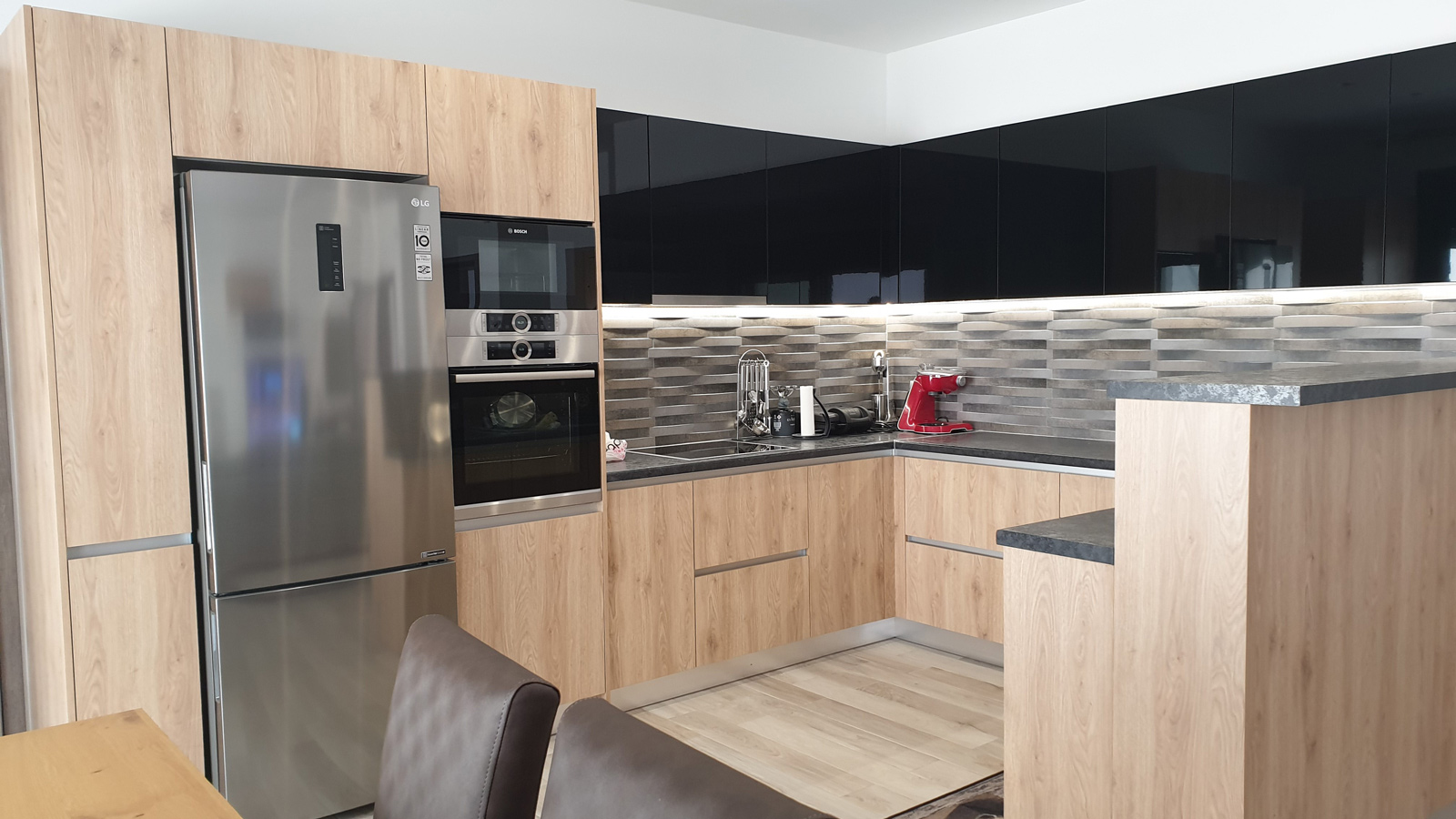 New two-storey detached house with roof / Ilion
    